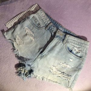 2/$8 • EUC BDG High Rise Cheeky Distressed Shorts